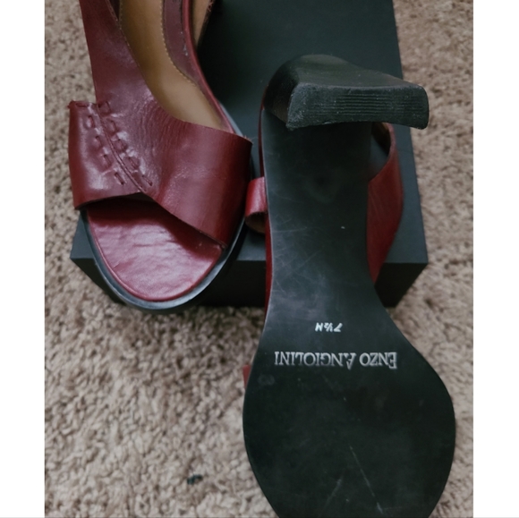 Maroon leather heels, open toe. - Picture 3 of 3